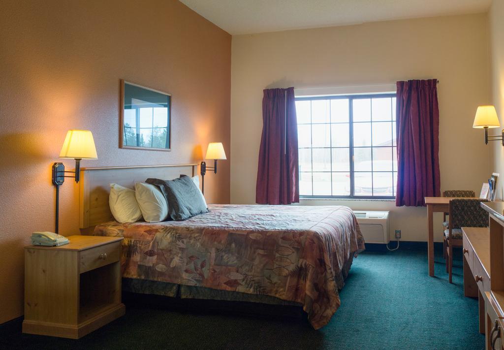 White Oak Inn And Suites Deer River 외부 사진