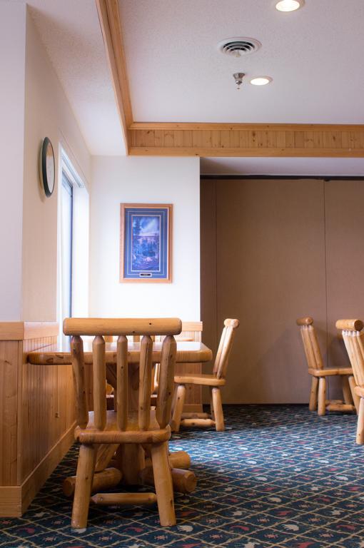 White Oak Inn And Suites Deer River 외부 사진