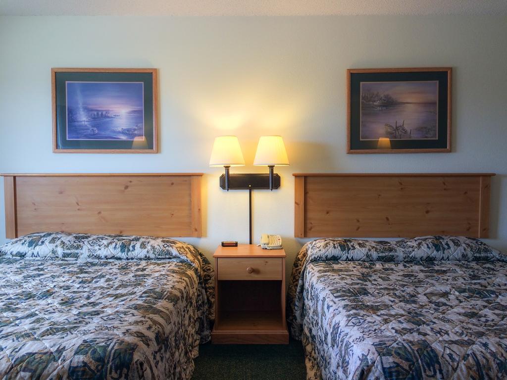 White Oak Inn And Suites Deer River 외부 사진