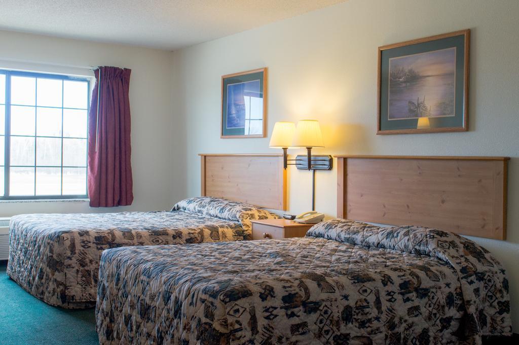 White Oak Inn And Suites Deer River 외부 사진