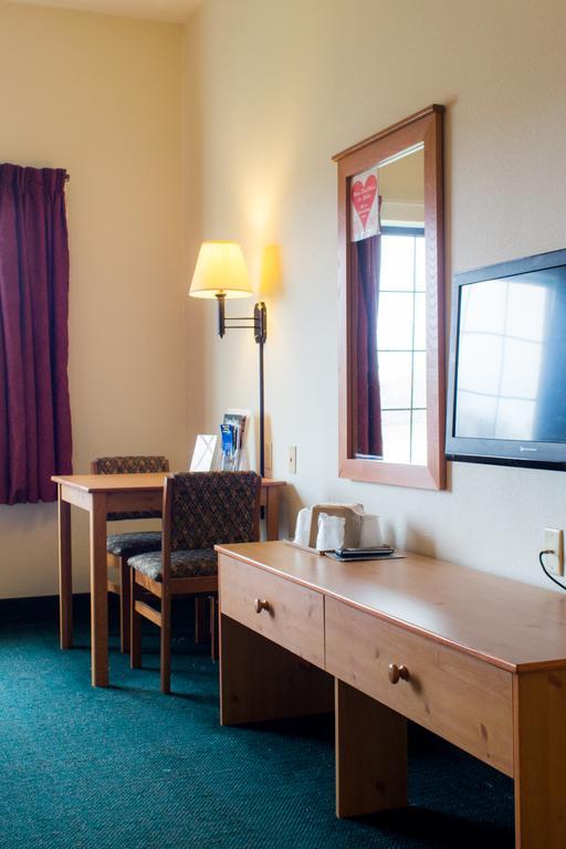 White Oak Inn And Suites Deer River 외부 사진
