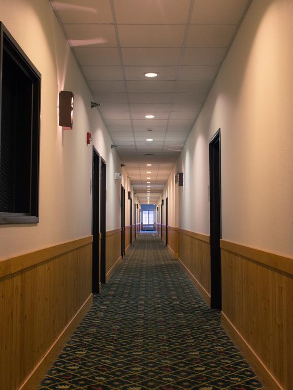 White Oak Inn And Suites Deer River 외부 사진