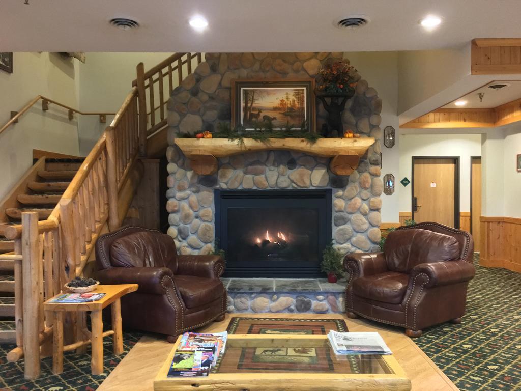 White Oak Inn And Suites Deer River 외부 사진