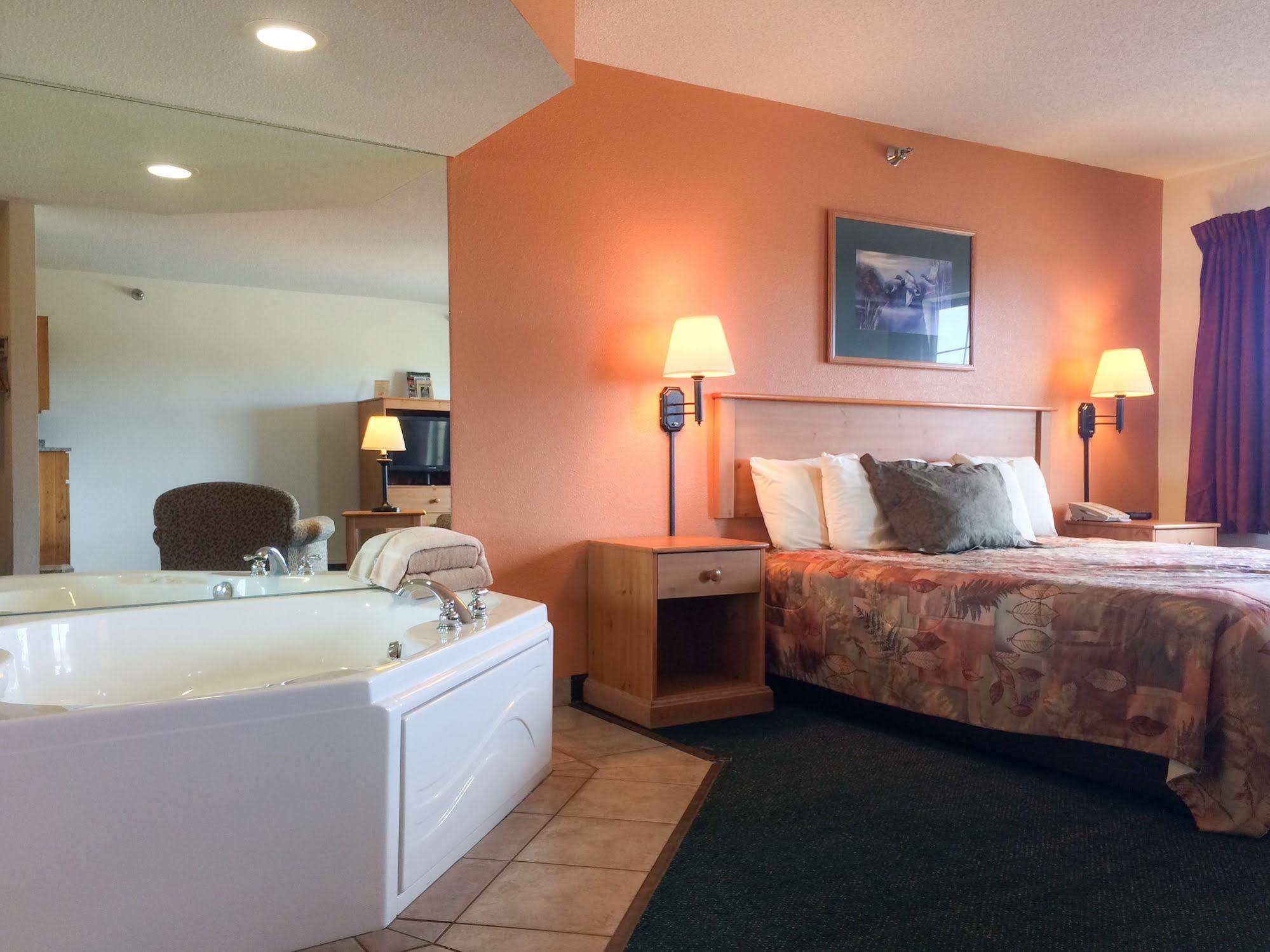 White Oak Inn And Suites Deer River 외부 사진